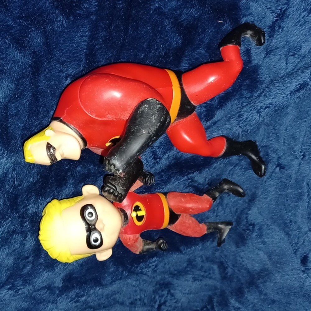 3 McDonald's Incredibles Figurines